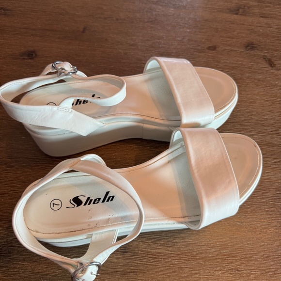Shein faux leather white sandals. Size 7 - Picture 3 of 3